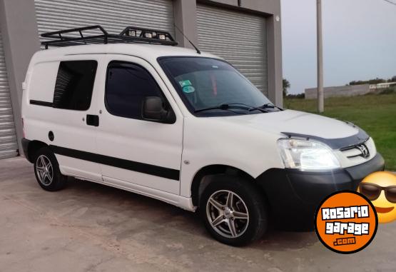 Utilitarios - Peugeot Partner 2017 Nafta 99400Km - En Venta