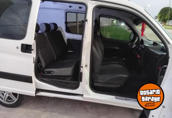 Utilitarios - Peugeot Partner 2017 Nafta 99400Km - En Venta