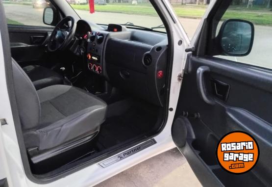 Utilitarios - Peugeot Partner 2017 Nafta 99400Km - En Venta