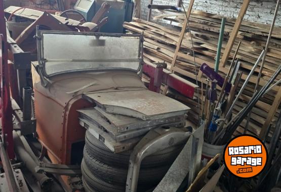 Clásicos - ¡Gran Oportunidad en Subasta! Auto Chrysler antiguo, para armar. - En Venta
