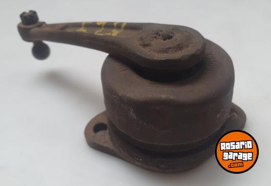Accesorios para Autos - ¡Oportunidad en Subasta! Repuestos autos clásicos, baterías antiguas y radiadores. - En Venta