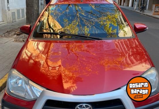 Autos - Toyota Etios Cross 2014 Nafta 138400Km - En Venta