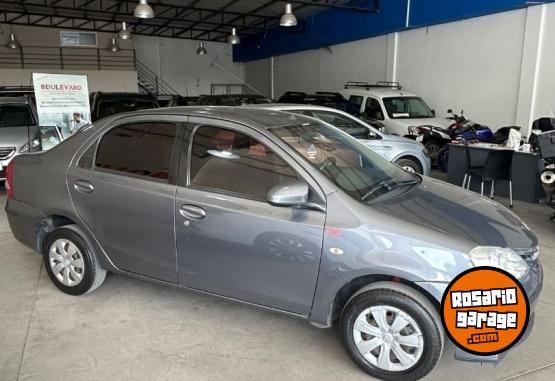 Autos - Toyota Etios XS 2016 Nafta 106000Km - En Venta