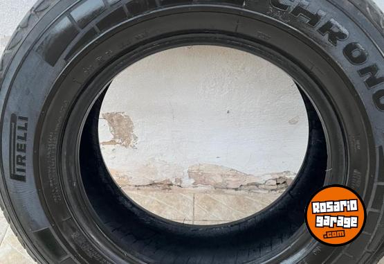 Accesorios para Autos - Cubiertas Pirelli 205/75/16 excelente estado - En Venta