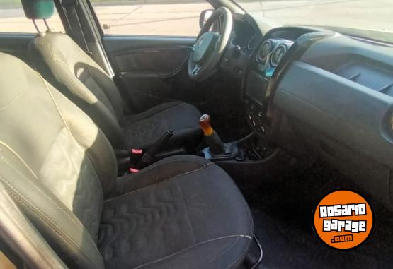 Camionetas - Renault DUSTER PH2 PRIVILEGE 1.6 2016 GNC 111111Km - En Venta