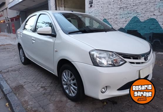 Autos - Toyota ETIOS XLS 1.5 — FULL 2013 Nafta 157000Km - En Venta