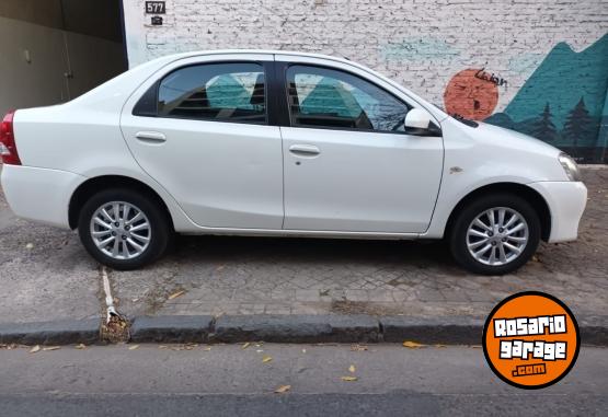 Autos - Toyota ETIOS XLS 1.5 — FULL 2013 Nafta 157000Km - En Venta