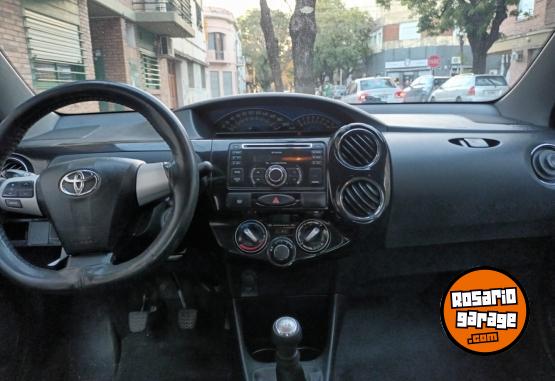 Autos - Toyota ETIOS XLS 1.5 — FULL 2013 Nafta 157000Km - En Venta