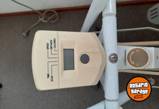 Deportes - Bicicleta fija de aire tipo spinning con manill móvil - En Venta