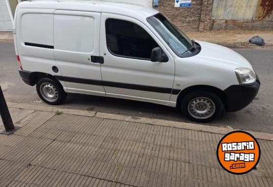Utilitarios - Peugeot PARNER 2012 Diesel 172000Km - En Venta