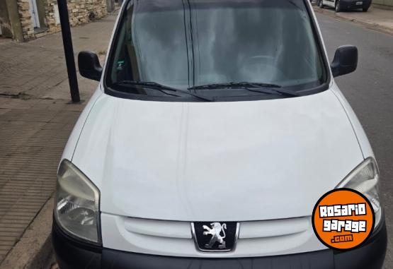 Utilitarios - Peugeot PARNER 2012 Diesel 172000Km - En Venta