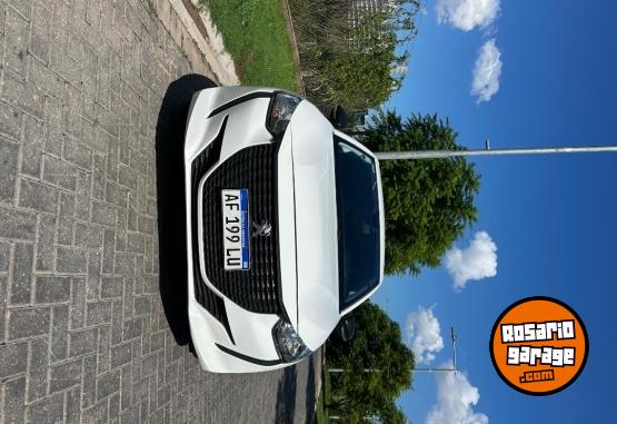 Autos - Peugeot 208 2022 Nafta 68500Km - En Venta