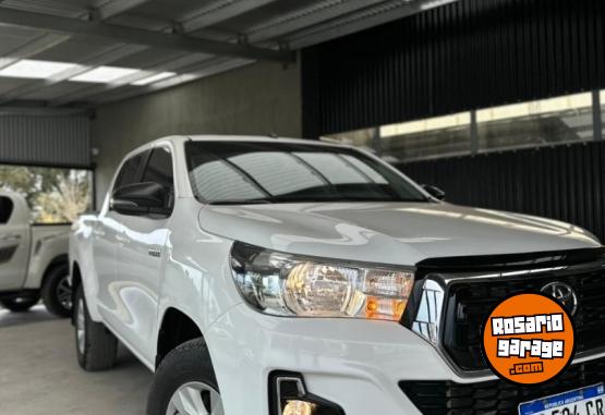 Camionetas - Toyota HILUX SR 2019 Diesel 127000Km - En Venta
