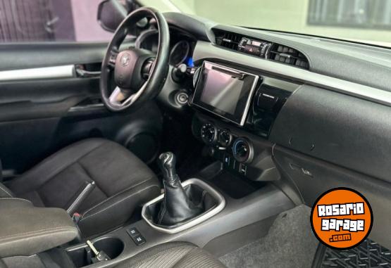 Camionetas - Toyota HILUX SR 2019 Diesel 127000Km - En Venta