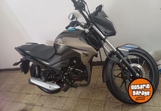 Motos - Honda Twister 125 2023 Nafta 6900Km - En Venta