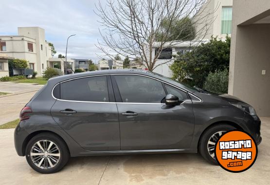 Autos - Peugeot 208 2018 Nafta 82000Km - En Venta