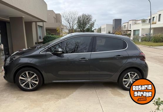 Autos - Peugeot 208 2018 Nafta 82000Km - En Venta