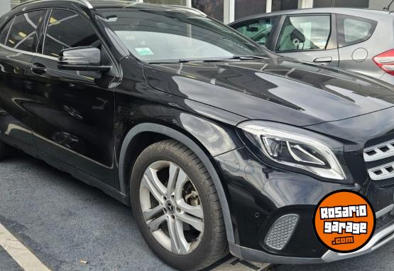 Autos - Mercedes Benz Gla 200 urban 2017 Nafta 137000Km - En Venta