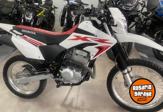 Motos - Honda Tornado 250 2024 Nafta 5000Km - En Venta