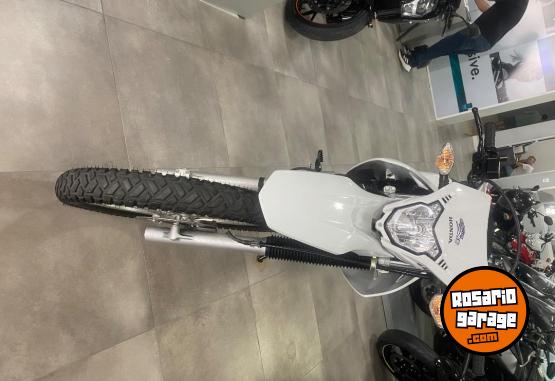 Motos - Honda Tornado 250 2024 Nafta 5000Km - En Venta