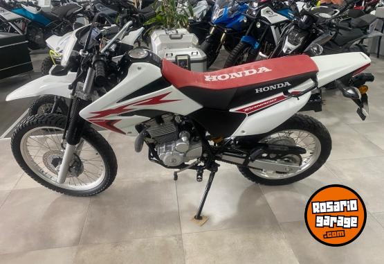 Motos - Honda Tornado 250 2024 Nafta 5000Km - En Venta