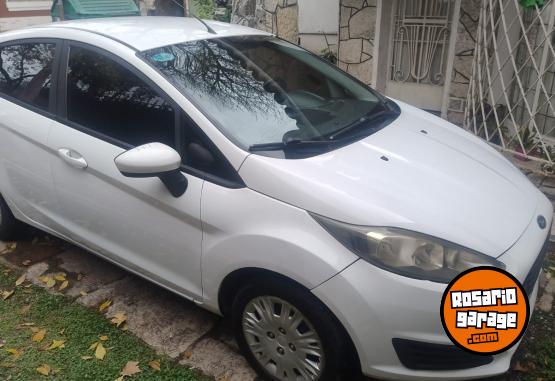 Autos - Ford Fiesta kinetic 2016 GNC 211000Km - En Venta
