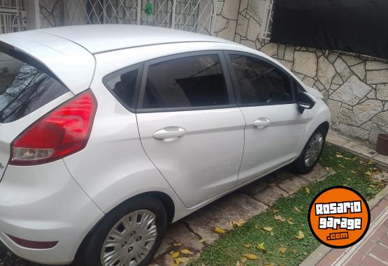 Autos - Ford Fiesta kinetic 2016 GNC 211000Km - En Venta