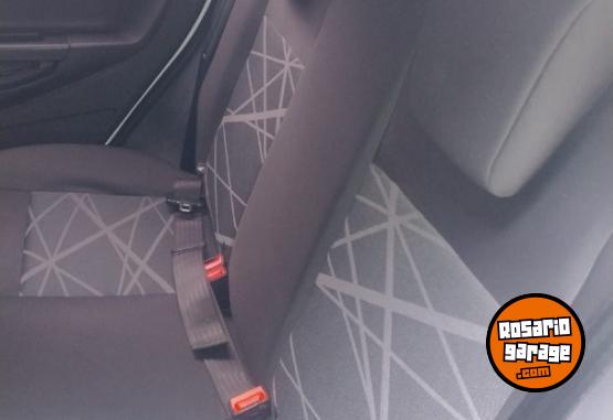 Autos - Ford Fiesta kinetic 2016 GNC 211000Km - En Venta