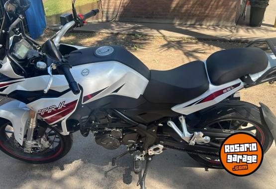 Motos - Benelli TRK 251 2025 Nafta 5900Km - En Venta