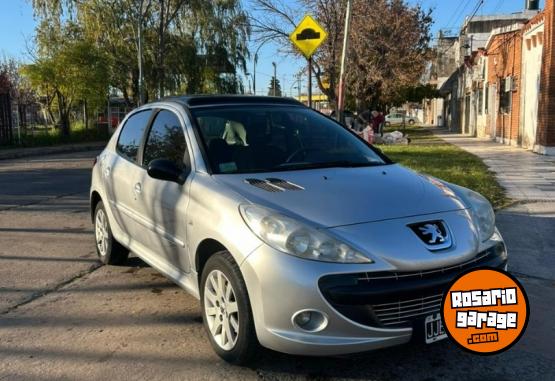 Autos - Peugeot 207 xt compact 2010 Nafta 179000Km - En Venta