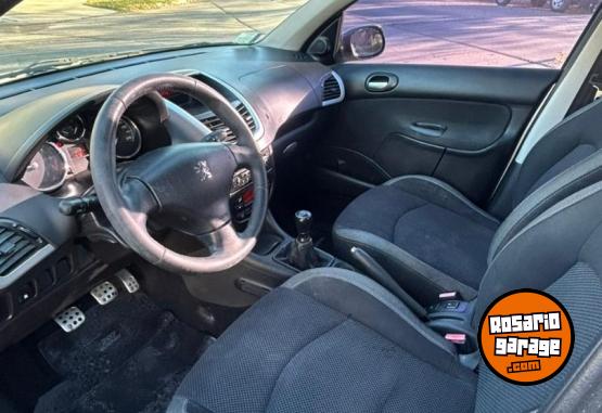 Autos - Peugeot 207 xt compact 2010 Nafta 179000Km - En Venta