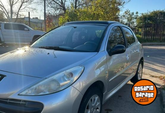 Autos - Peugeot 207 xt compact 2010 Nafta 179000Km - En Venta
