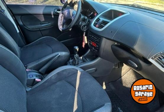 Autos - Peugeot 207 xt compact 2010 Nafta 179000Km - En Venta