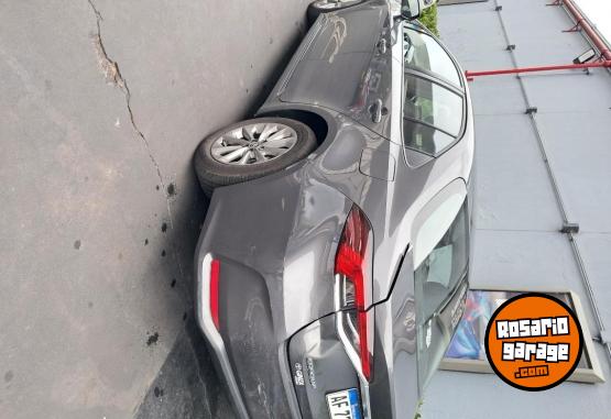 Autos - Toyota 2.0 XLI 2022 Nafta 69000Km - En Venta