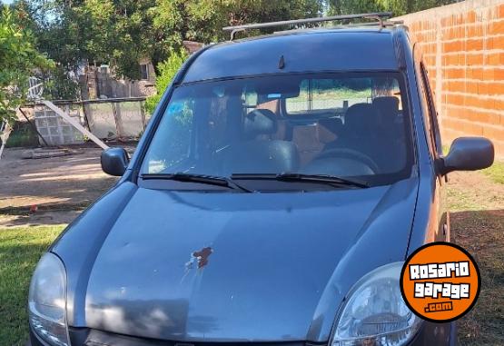 Utilitarios - Renault Kangoo 2014 GNC 157000Km - En Venta