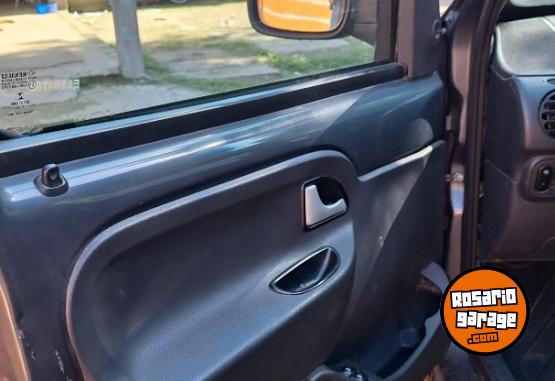 Utilitarios - Renault Kangoo 2014 GNC 157000Km - En Venta