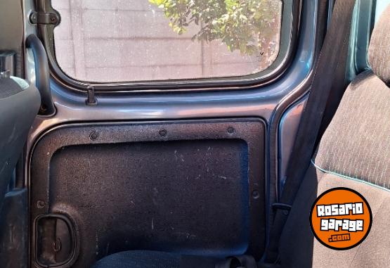 Utilitarios - Renault Kangoo 2014 GNC 157000Km - En Venta