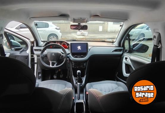Autos - Peugeot 208 2013 Nafta 154000Km - En Venta