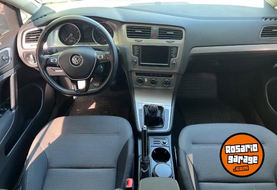 Autos - Volkswagen Golf Trendline 2017 Nafta 215000Km - En Venta