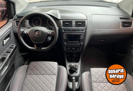 Autos - Volkswagen Suran Highline 2017 Nafta 98000Km - En Venta