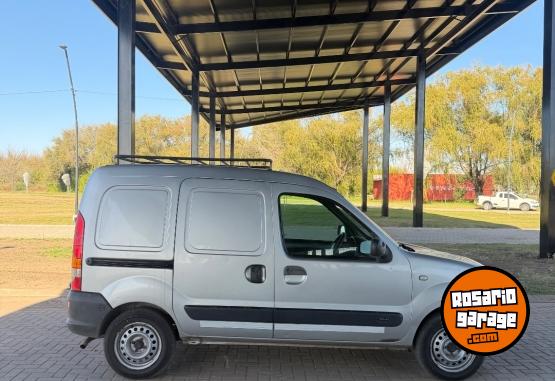 Utilitarios - Renault Kangoo 2015 GNC 135000Km - En Venta