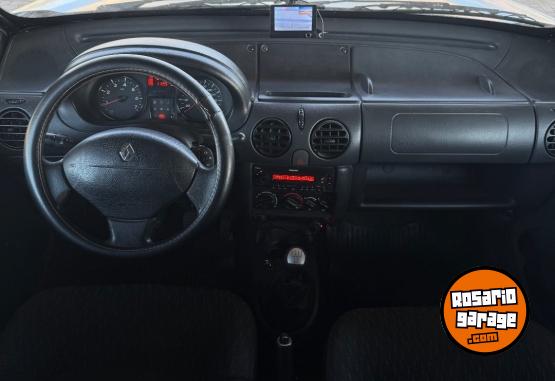 Utilitarios - Renault Kangoo 2015 GNC 135000Km - En Venta