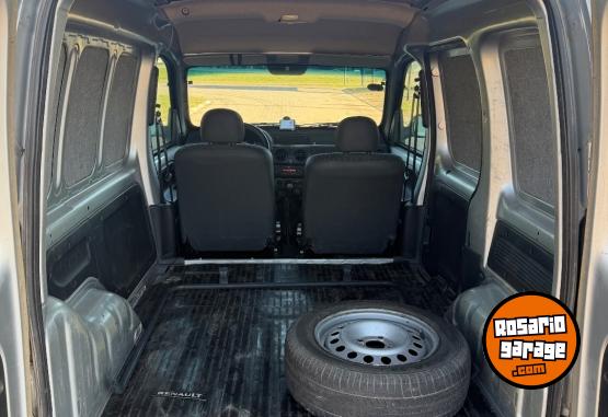 Utilitarios - Renault Kangoo 2015 GNC 135000Km - En Venta