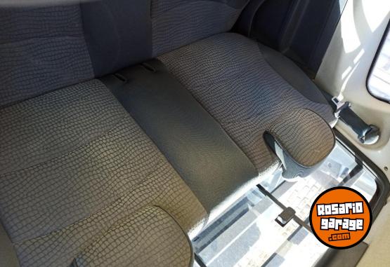 Utilitarios - Fiat strada 2012 Nafta 131790Km - En Venta
