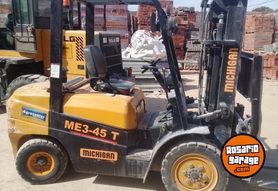 Camiones y Grúas - Autoelevador Míchigan - En Venta