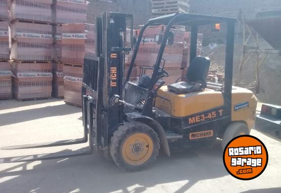 Camiones y Grúas - Autoelevador Míchigan - En Venta