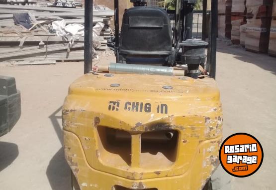 Camiones y Grúas - Autoelevador Míchigan - En Venta