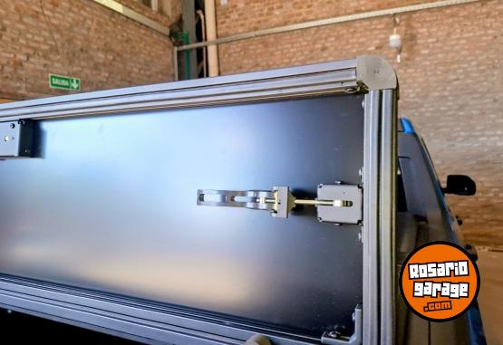 Accesorios para Autos - TAPA RIGIDA DE ALUMINIO TRI FOLD , CON LUZ INCORPORADA - En Venta