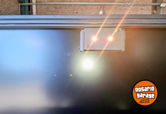 Accesorios para Autos - TAPA RIGIDA DE ALUMINIO TRI FOLD , CON LUZ INCORPORADA - En Venta