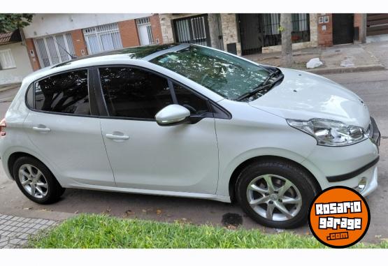 Autos - Peugeot 208 Allure Touchscreen 2016 Nafta 64800Km - En Venta